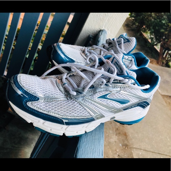 brooks adrenaline gts 9 womens